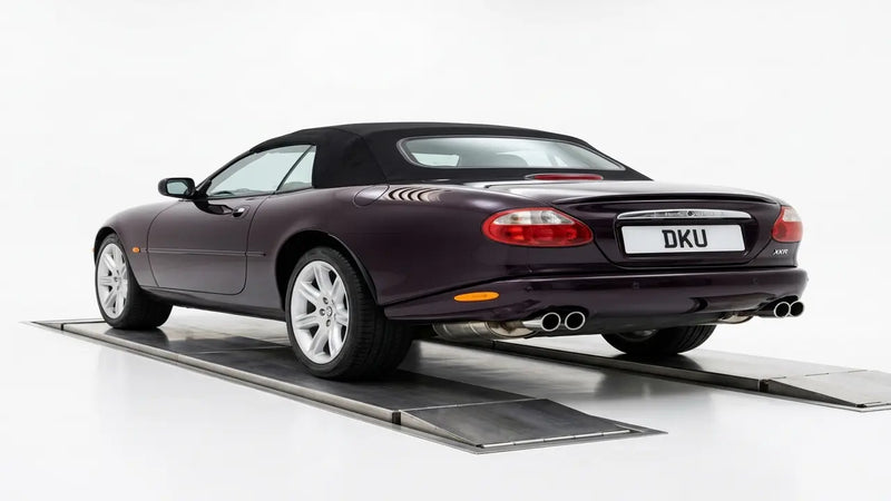 JAGUAR XJR