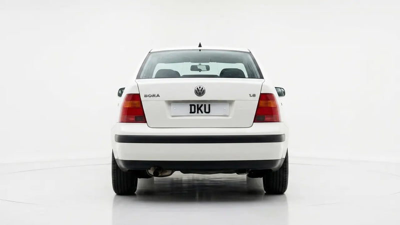 VOLKSWAGEN BORA